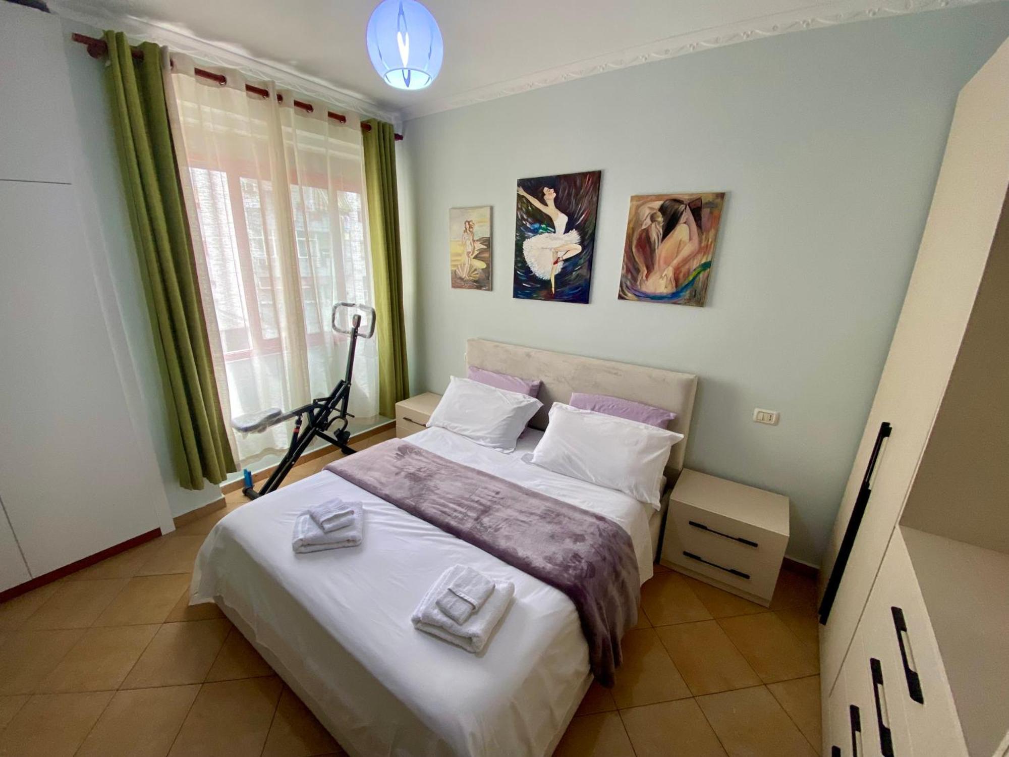 Stay At An Artist'S Place! Tirana Exterior photo